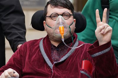 Rapist who faked his own death and fled to Scotland dies in US hospital
